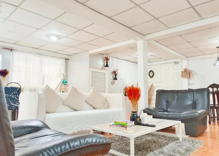 Getaway - 4 Bedroom,6 Beds And 5 Bathroom Villa *