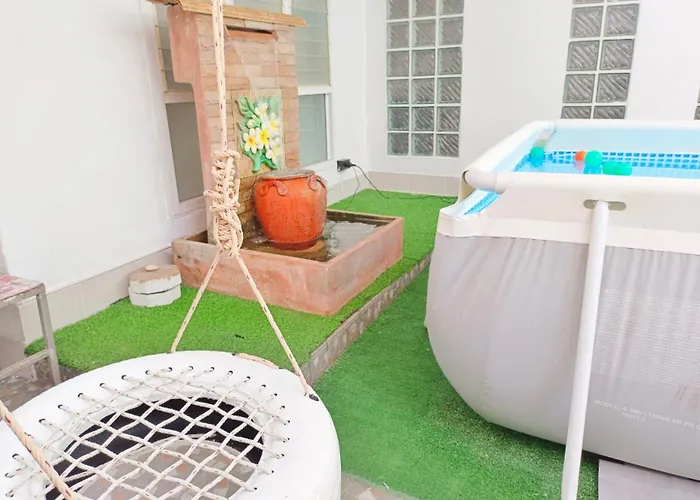 Getaway - 4 Bedroom,6 Beds And 5 Bathroom Villa