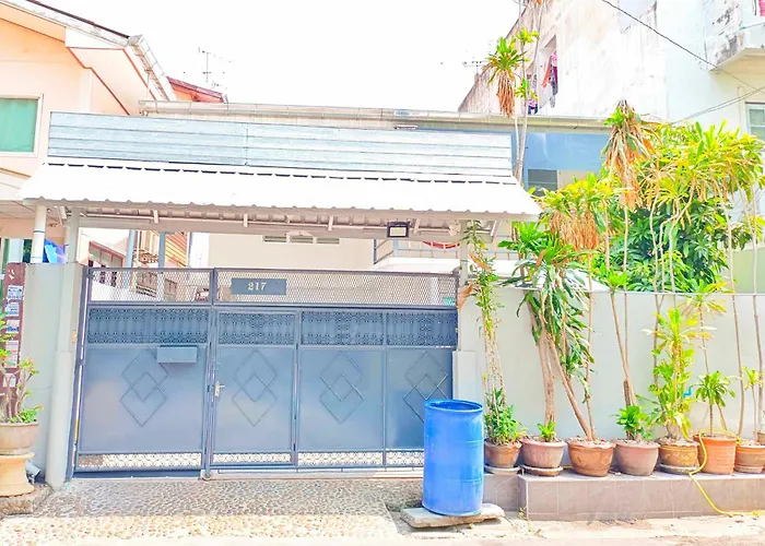 Getaway - 4 Bedroom,6 Beds And 5 Bathroom Villa Bangkok