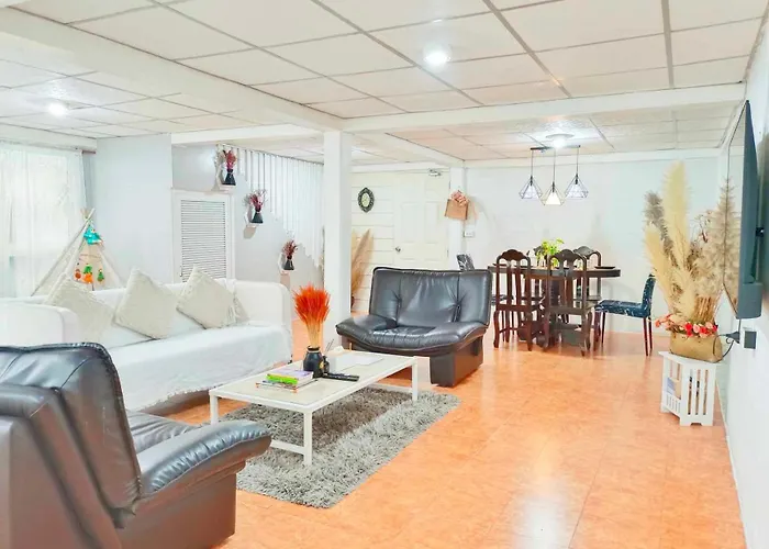 Villa Getaway - 4 Bedroom,6 Beds And 5 Bathroom