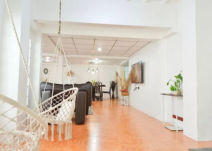 Getaway - 4 Bedroom,6 Beds And 5 Bathroom Villa *